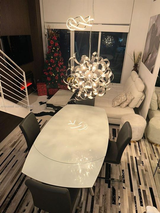 For Sale: $523,000 (1 beds, 1 baths, 809 Square Feet)