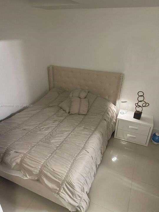 For Sale: $523,000 (1 beds, 1 baths, 809 Square Feet)