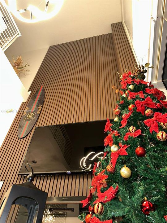 For Sale: $523,000 (1 beds, 1 baths, 809 Square Feet)