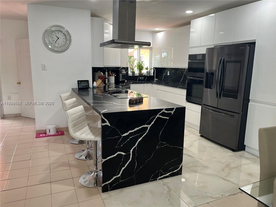 待售: $635,000 (3 贝兹, 2 浴室, 0 平方英尺)