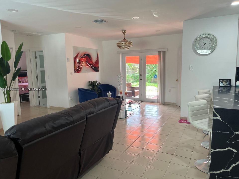 待售: $635,000 (3 贝兹, 2 浴室, 0 平方英尺)