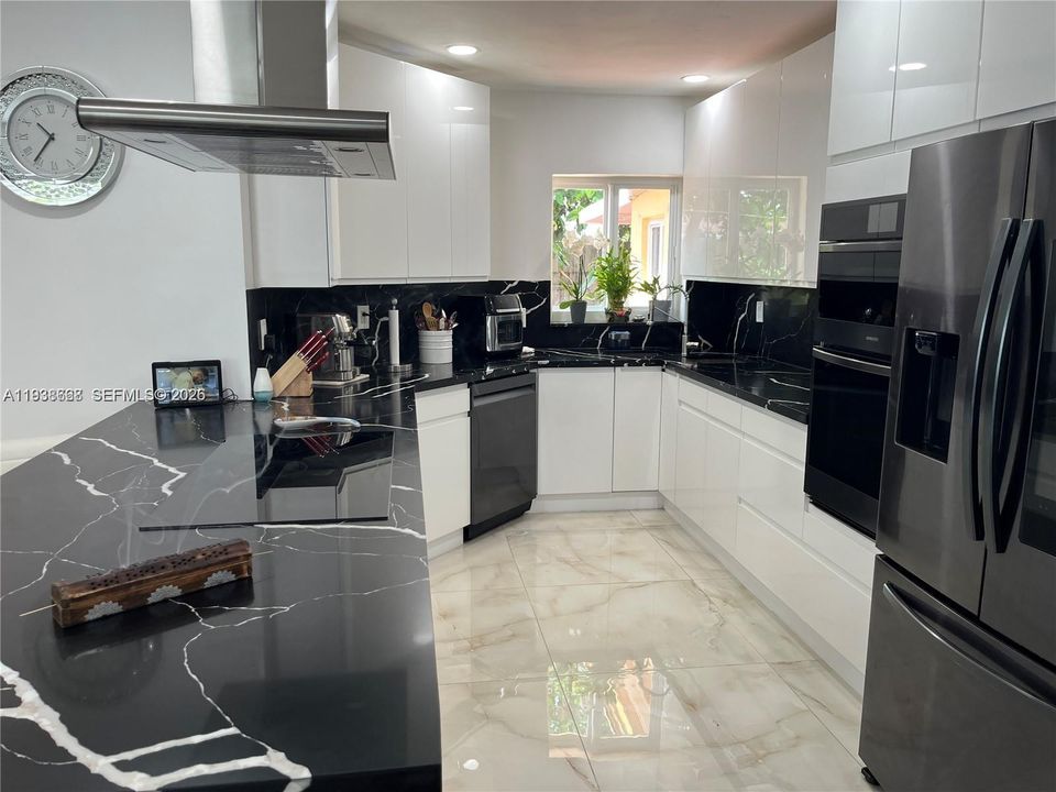 待售: $635,000 (3 贝兹, 2 浴室, 0 平方英尺)