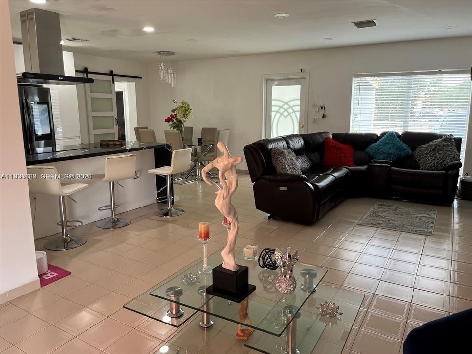 待售: $635,000 (3 贝兹, 2 浴室, 0 平方英尺)