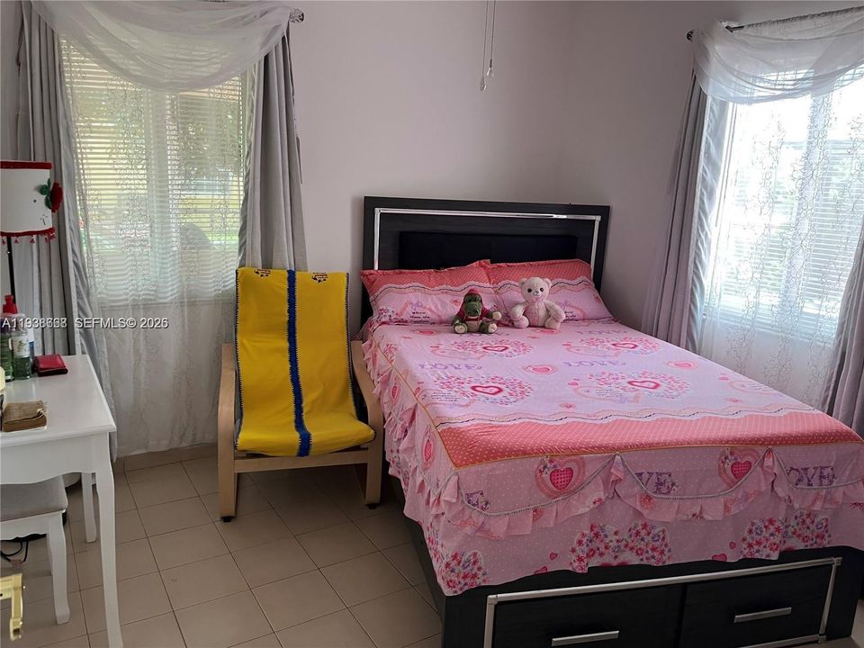 待售: $635,000 (3 贝兹, 2 浴室, 0 平方英尺)