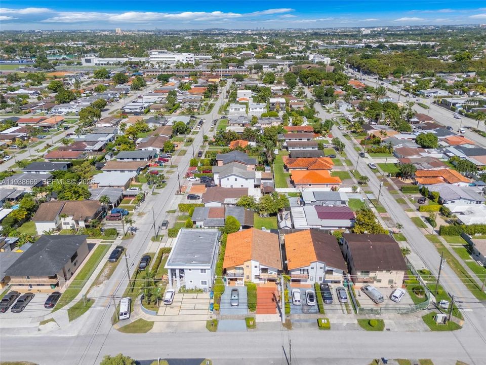 На продажу: $565,000 (3 спален, 3 ванн, 1500 Квадратных фут)