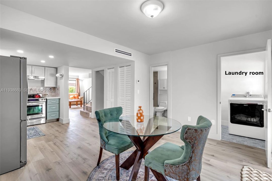 На продажу: $565,000 (3 спален, 3 ванн, 1500 Квадратных фут)