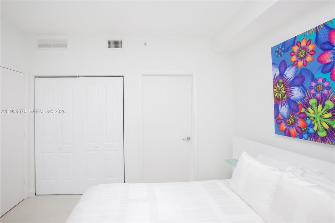 For Rent: $3,950 (2 beds, 2 baths, 1129 Square Feet)