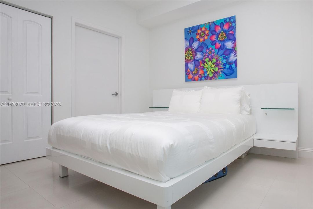 For Rent: $3,950 (2 beds, 2 baths, 1129 Square Feet)