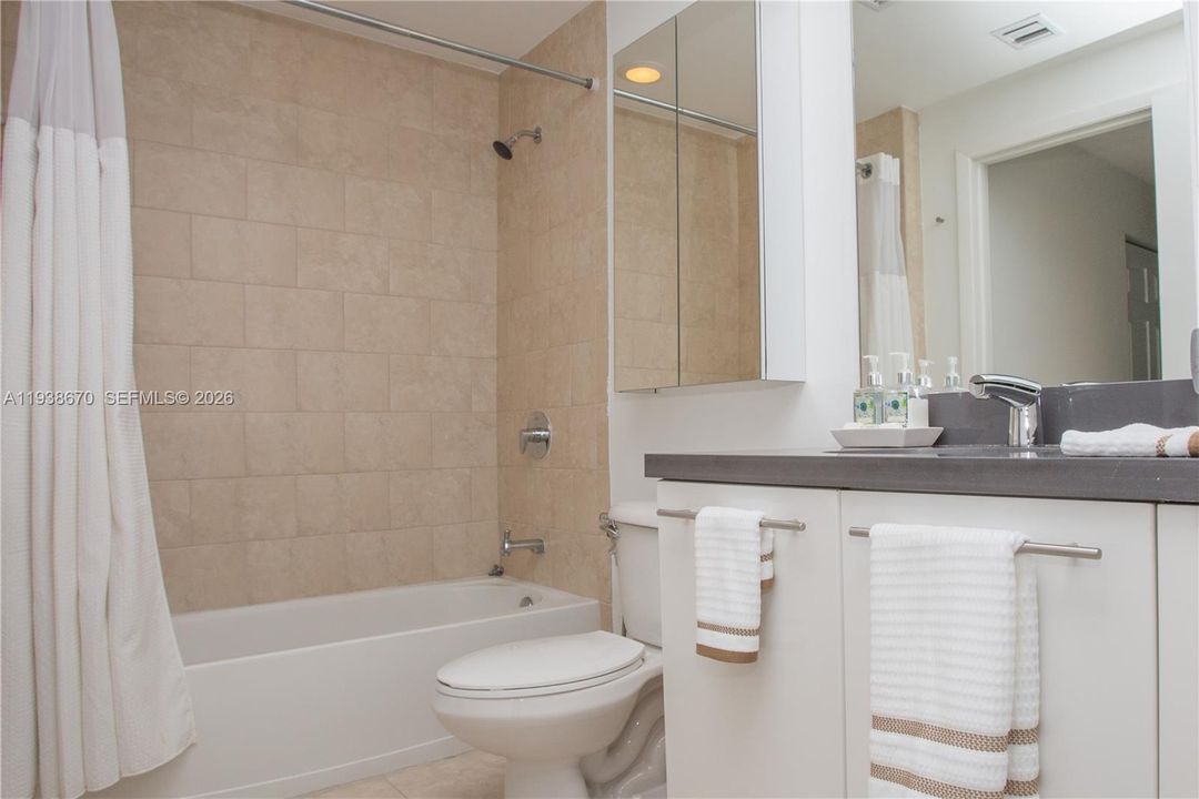 For Rent: $3,950 (2 beds, 2 baths, 1129 Square Feet)