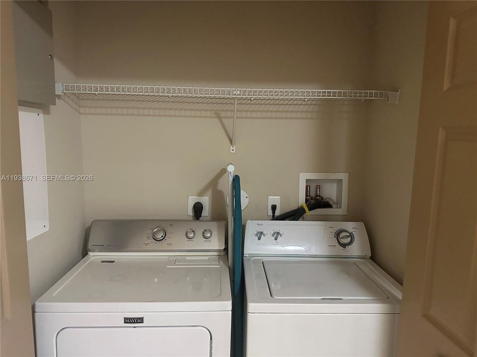 В аренду: $2,500 (2 спален, 2 ванн, 1230 Квадратных фут)