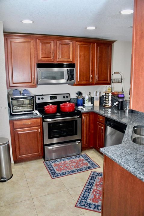 В аренду: $2,500 (2 спален, 2 ванн, 1230 Квадратных фут)