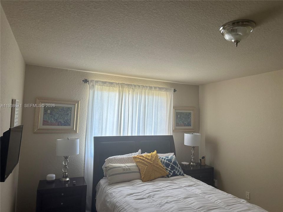 В аренду: $2,500 (2 спален, 2 ванн, 1230 Квадратных фут)