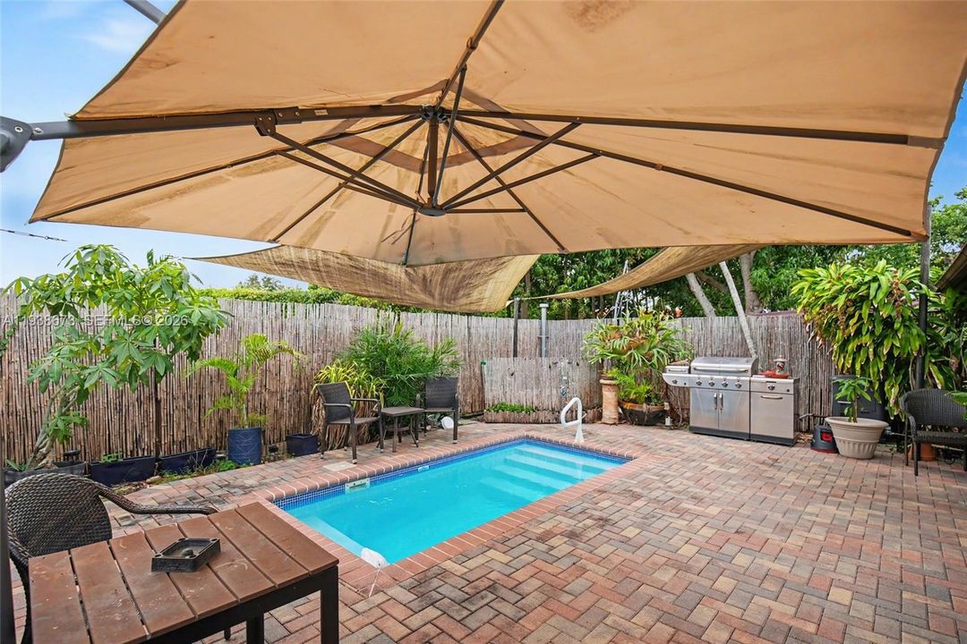 待售: $490,000 (2 贝兹, 2 浴室, 986 平方英尺)