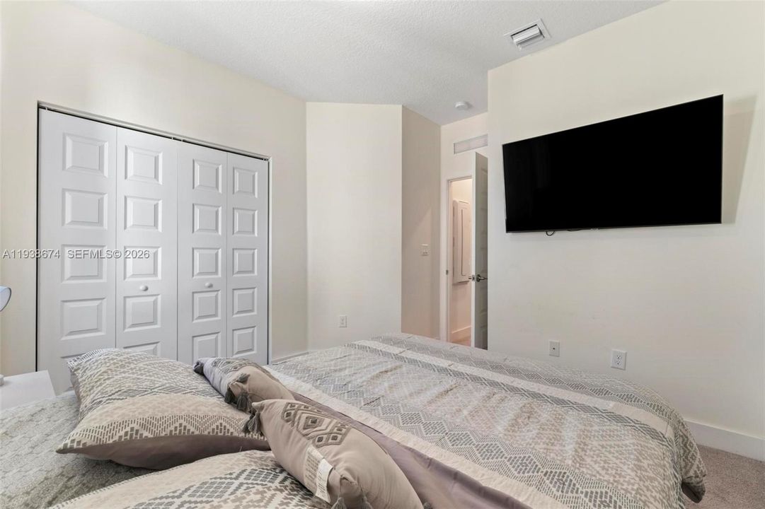 出租: $5,000 (3 贝兹, 2 浴室, 1424 平方英尺)