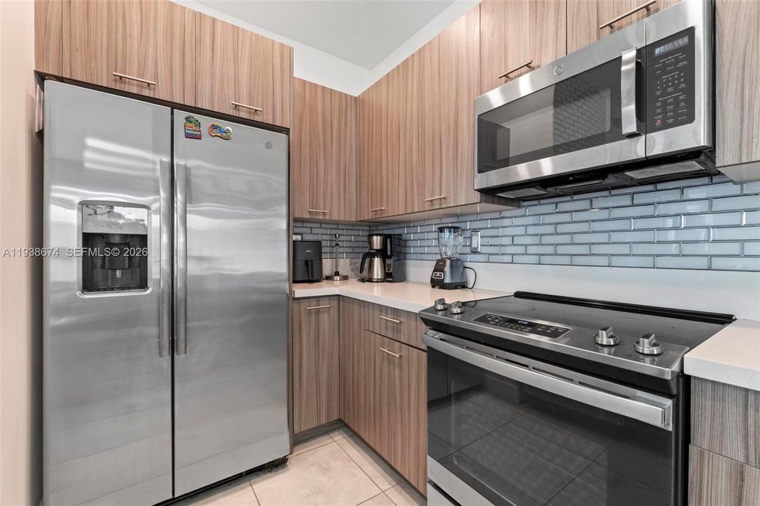 出租: $5,000 (3 贝兹, 2 浴室, 1424 平方英尺)