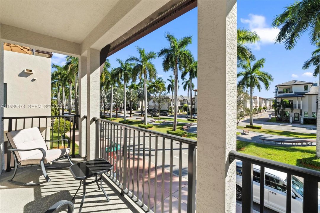 出租: $5,000 (3 贝兹, 2 浴室, 1424 平方英尺)