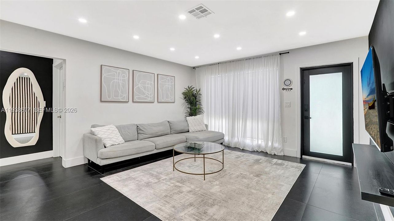 For Sale: $540,000 (3 beds, 1 baths, 1206 Square Feet)