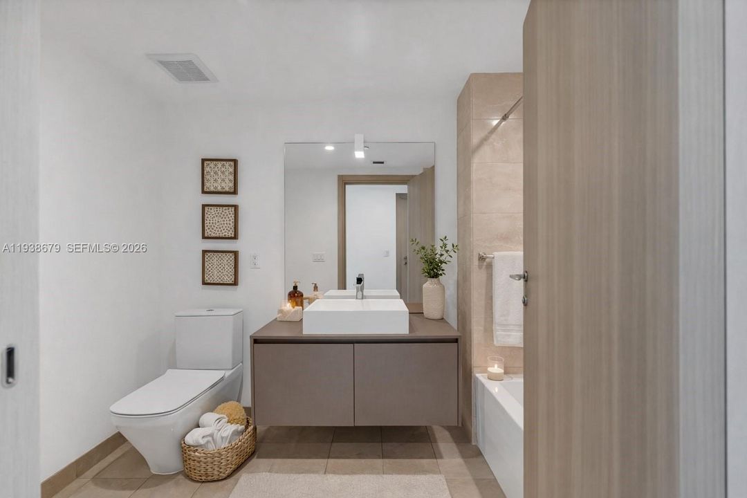 For Sale: $2,300,000 (3 beds, 3 baths, 1909 Square Feet)