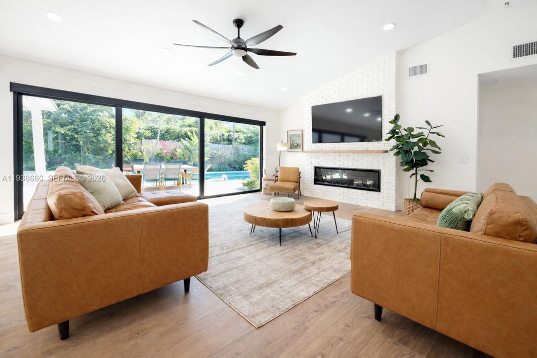 En Renta: $20,000 (4 camas, 2 baños, 2020 Pies cuadrados)