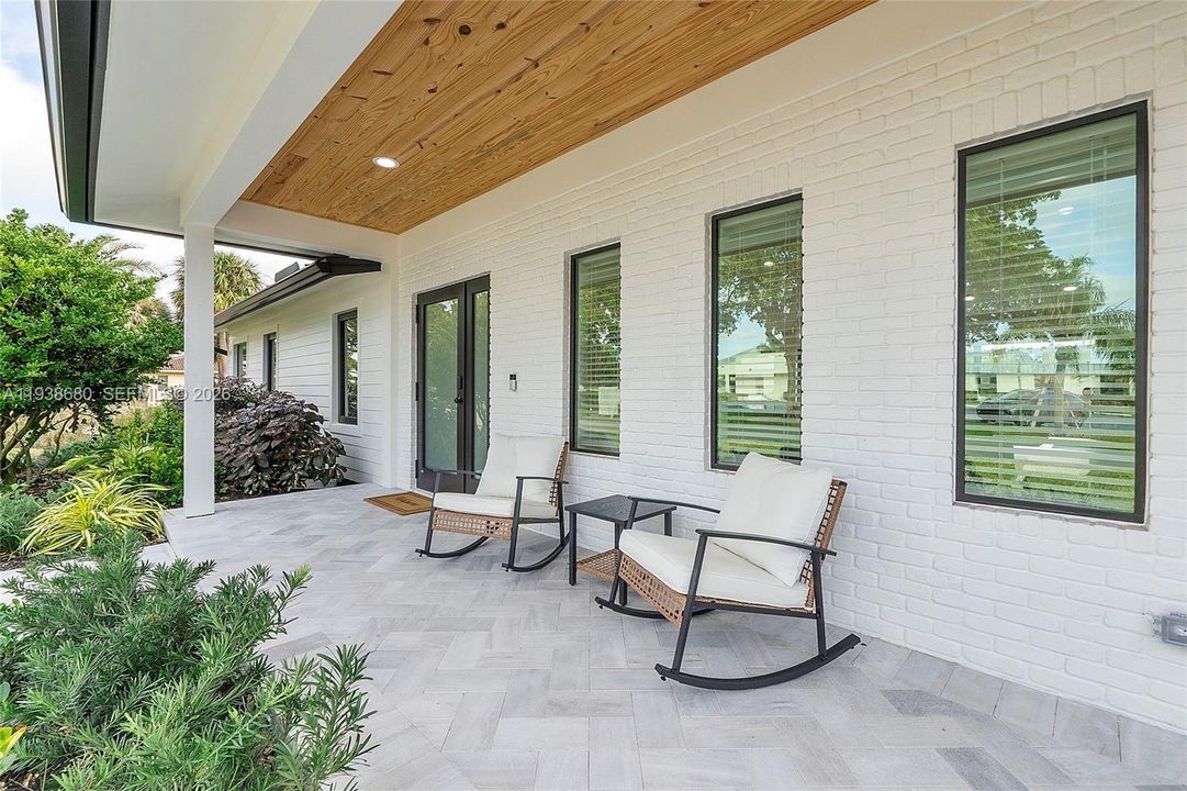 En Renta: $20,000 (4 camas, 2 baños, 2020 Pies cuadrados)