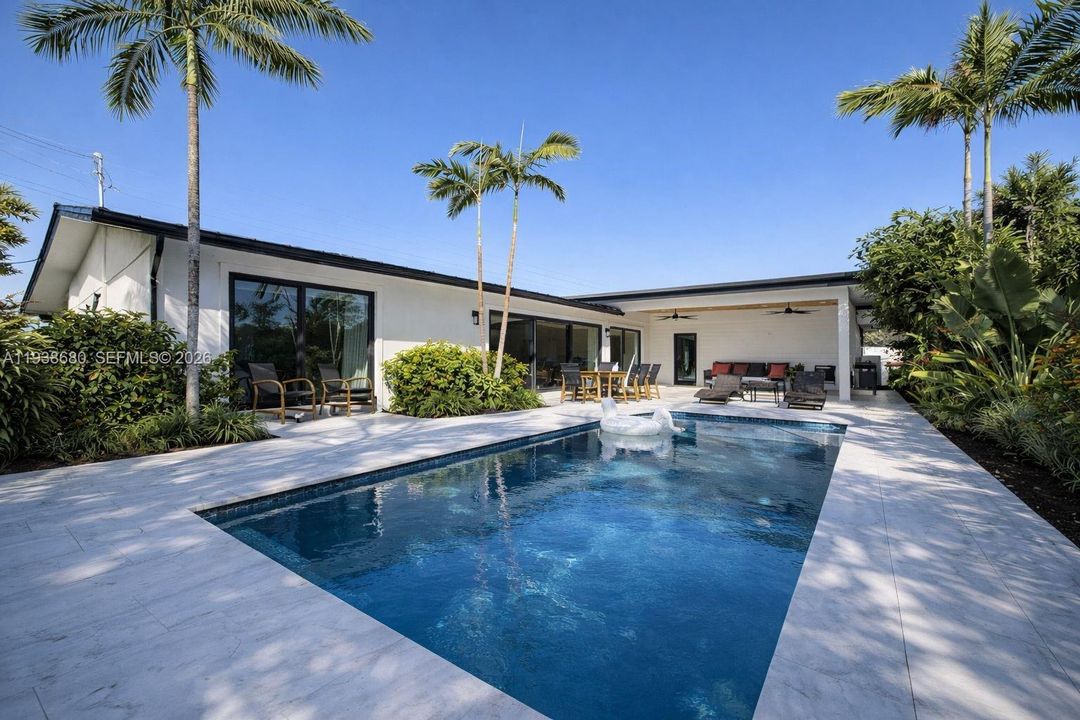 En Renta: $20,000 (4 camas, 2 baños, 2020 Pies cuadrados)