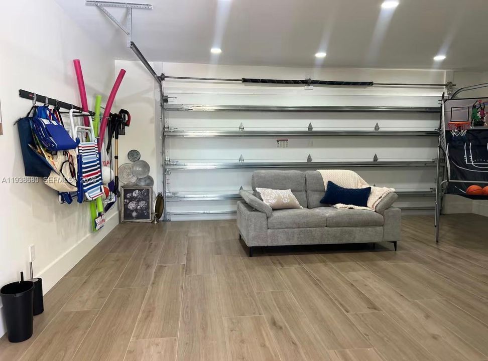 En Renta: $20,000 (4 camas, 2 baños, 2020 Pies cuadrados)