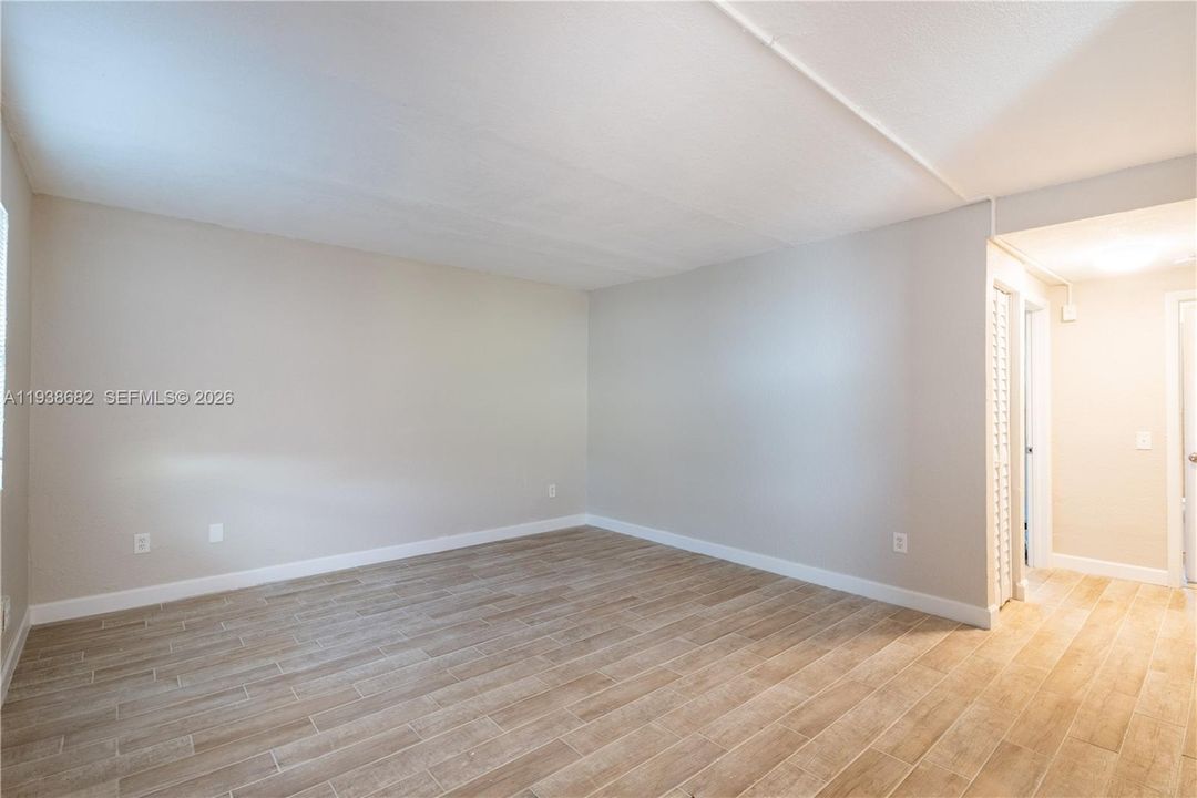 出租: $1,750 (2 贝兹, 1 浴室, 0 平方英尺)