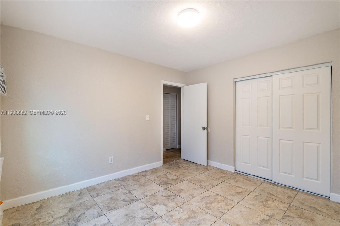 出租: $1,750 (2 贝兹, 1 浴室, 0 平方英尺)