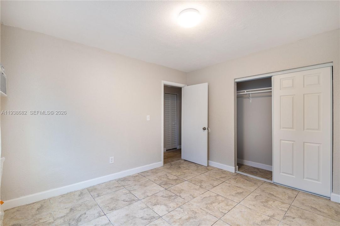 出租: $1,750 (2 贝兹, 1 浴室, 0 平方英尺)