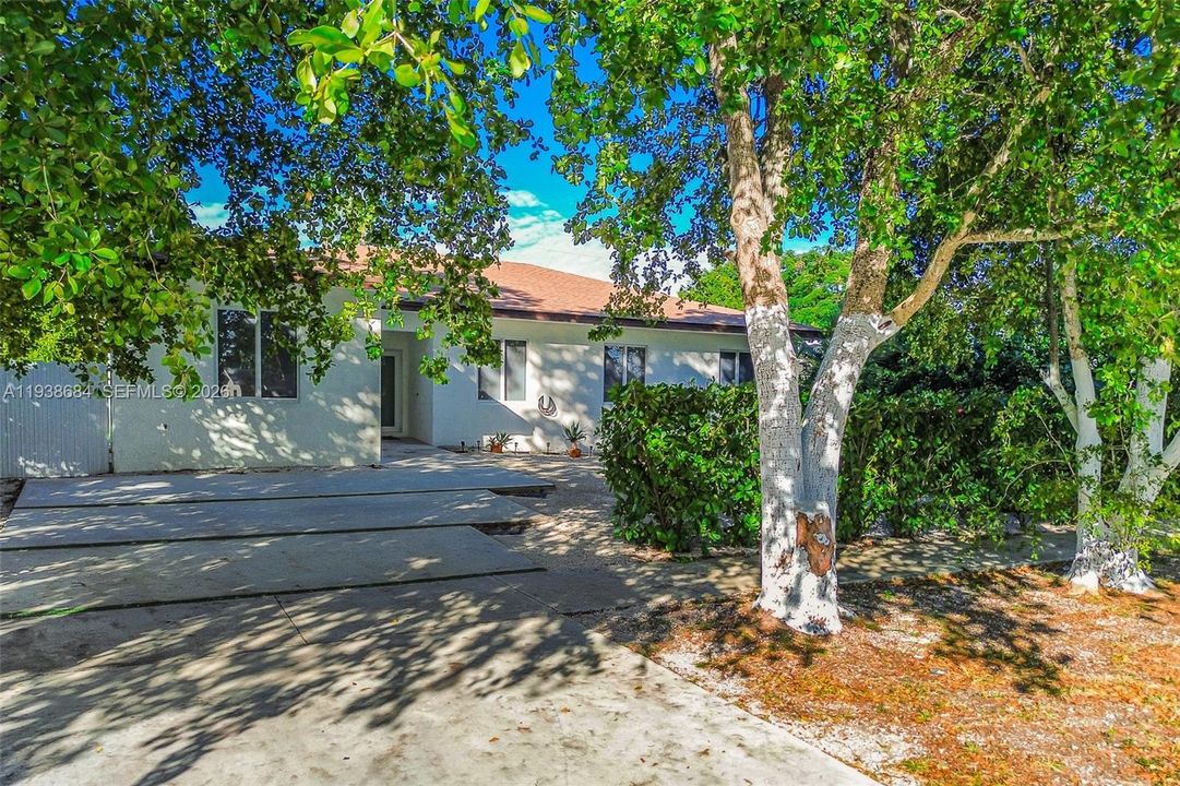 На продажу: $880,000 (5 спален, 4 ванн, 2246 Квадратных фут)