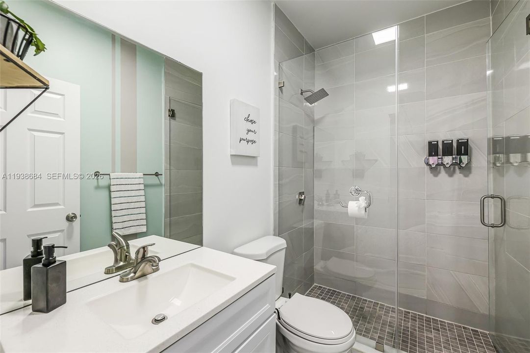 На продажу: $880,000 (5 спален, 4 ванн, 2246 Квадратных фут)