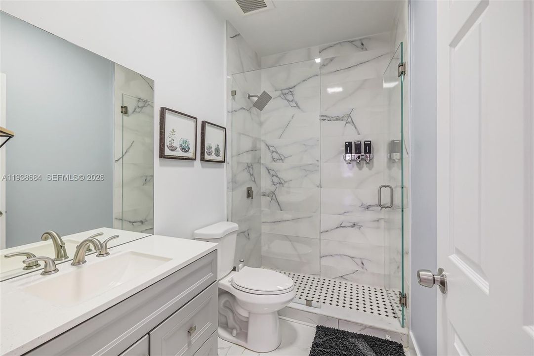 На продажу: $880,000 (5 спален, 4 ванн, 2246 Квадратных фут)