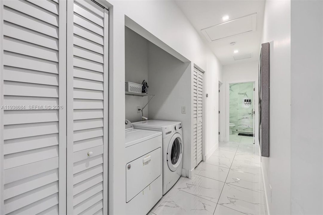 На продажу: $880,000 (5 спален, 4 ванн, 2246 Квадратных фут)