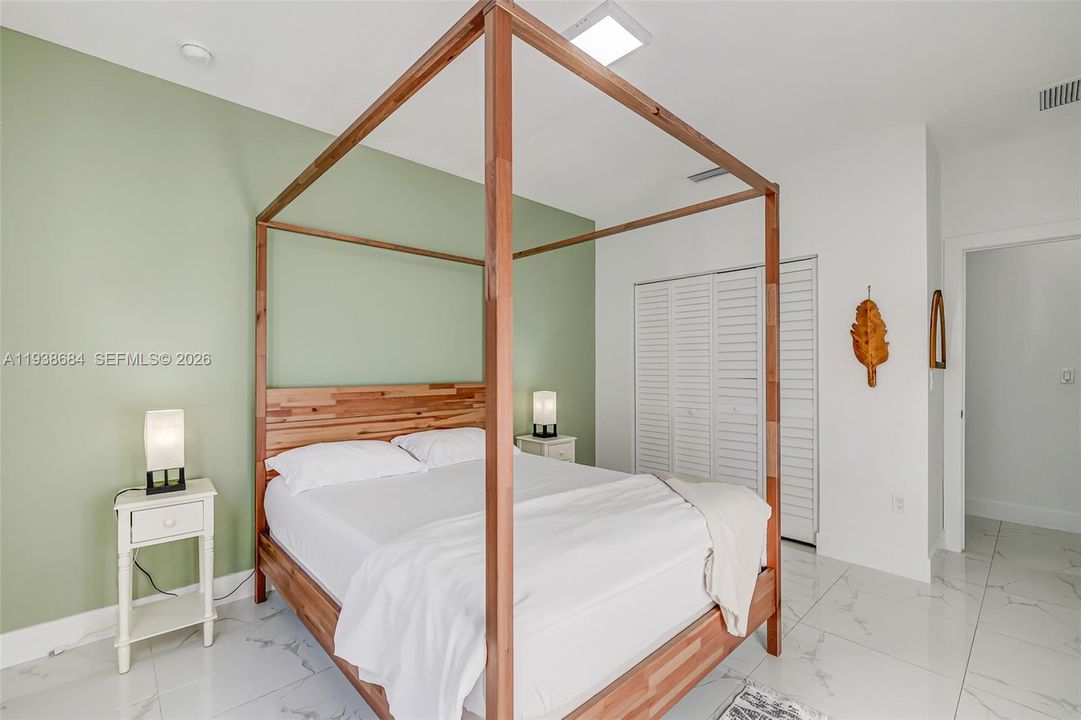 На продажу: $880,000 (5 спален, 4 ванн, 2246 Квадратных фут)