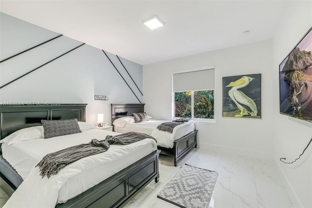 На продажу: $880,000 (5 спален, 4 ванн, 2246 Квадратных фут)