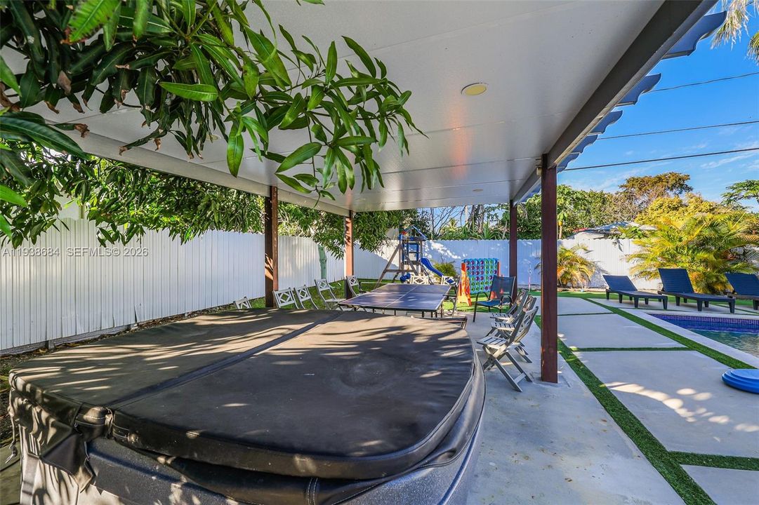 На продажу: $880,000 (5 спален, 4 ванн, 2246 Квадратных фут)