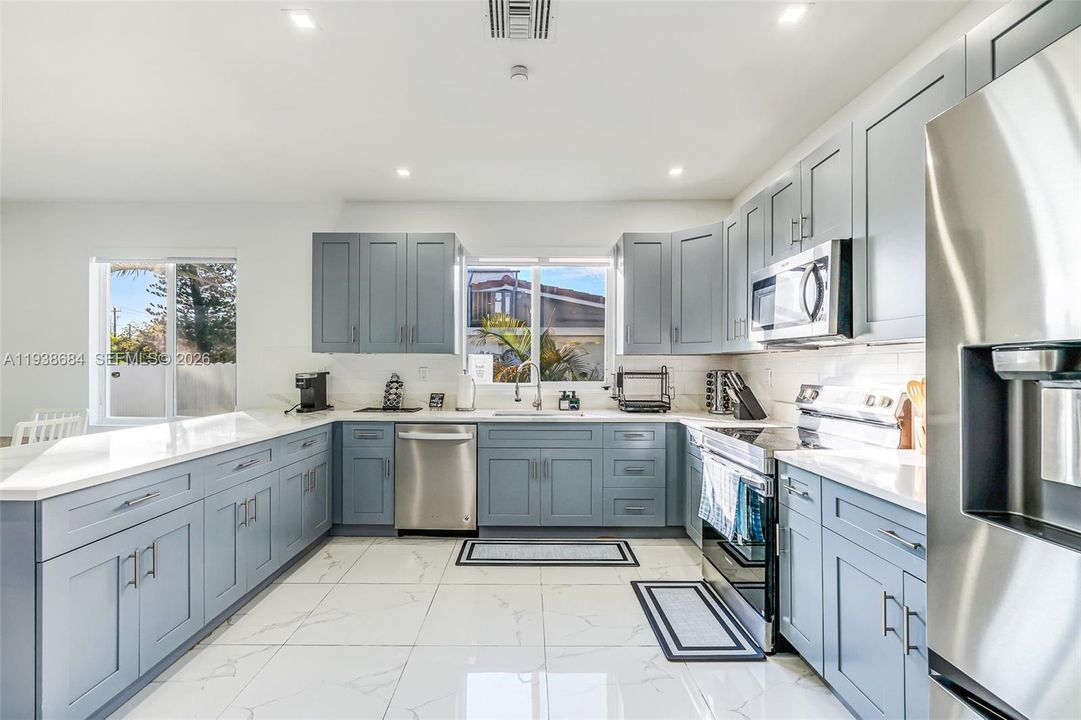 На продажу: $880,000 (5 спален, 4 ванн, 2246 Квадратных фут)