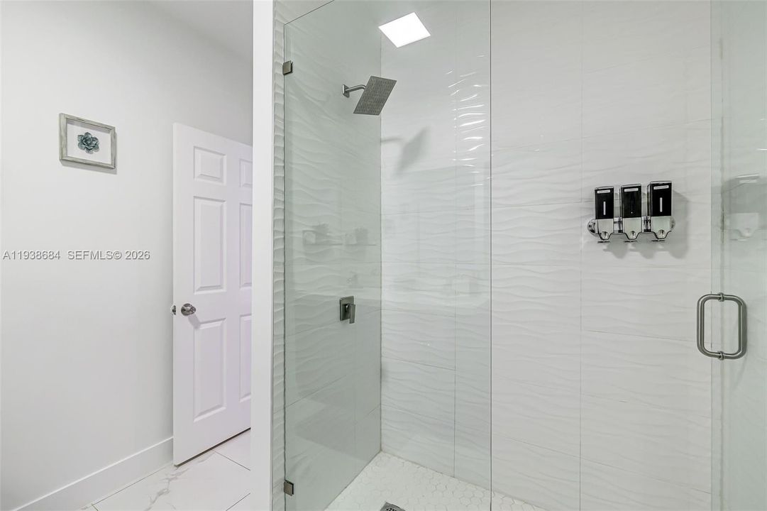 На продажу: $880,000 (5 спален, 4 ванн, 2246 Квадратных фут)