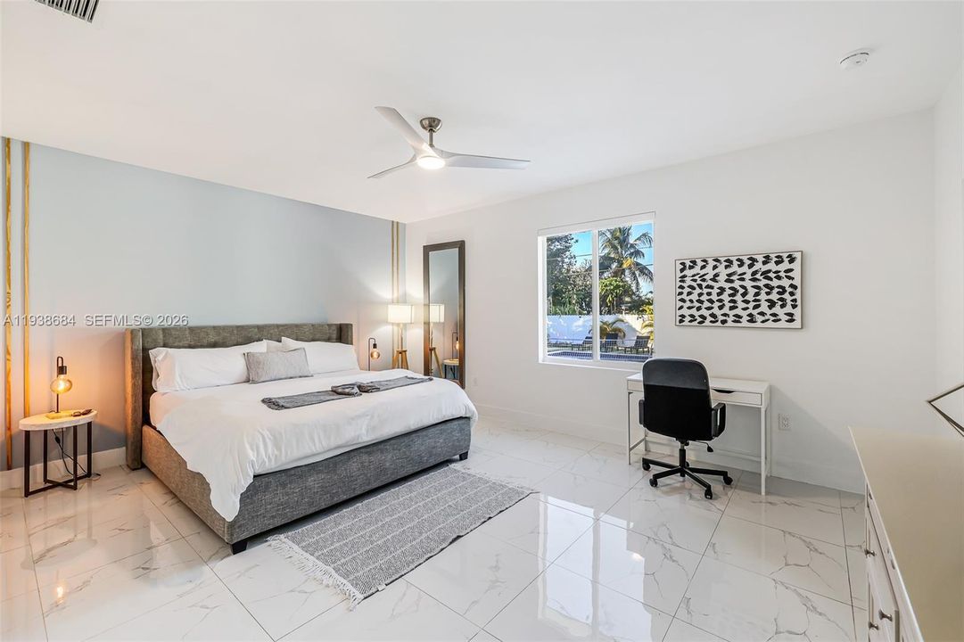 На продажу: $880,000 (5 спален, 4 ванн, 2246 Квадратных фут)