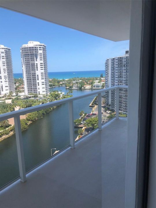 待售: $389,000 (2 贝兹, 2 浴室, 1092 平方英尺)