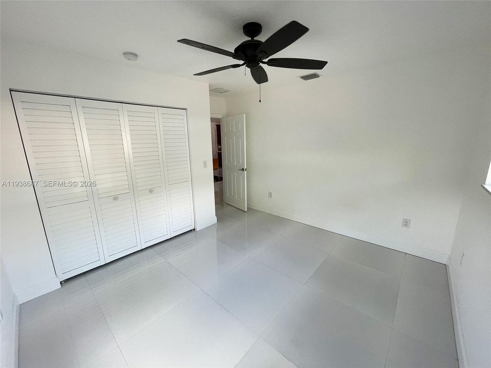 Active With Contract: $2,550 (2 beds, 1 baths, 1735 Square Feet)