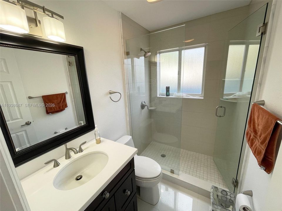 Active With Contract: $2,550 (2 beds, 1 baths, 1735 Square Feet)