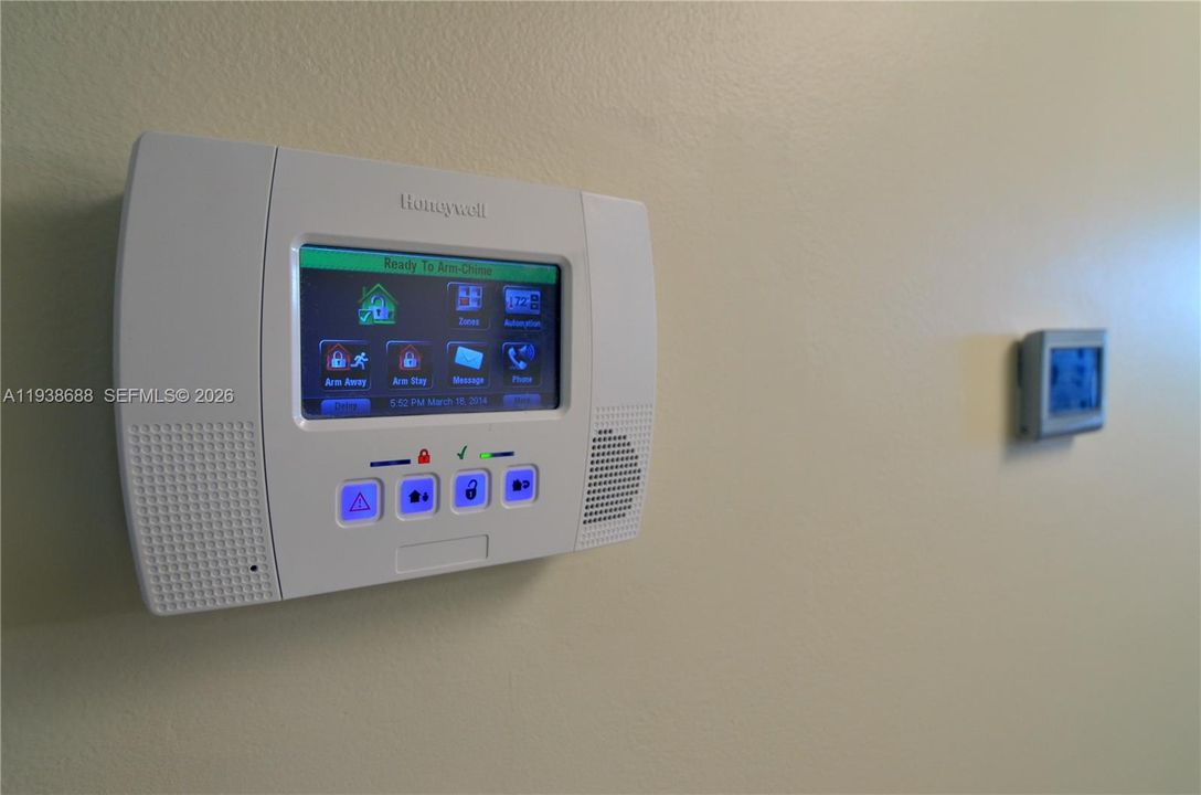 出租: $1,900 (1 贝兹, 1 浴室, 846 平方英尺)