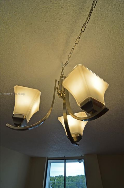 出租: $1,900 (1 贝兹, 1 浴室, 846 平方英尺)