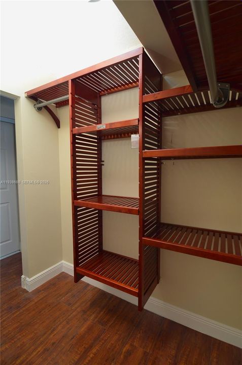 出租: $1,900 (1 贝兹, 1 浴室, 846 平方英尺)