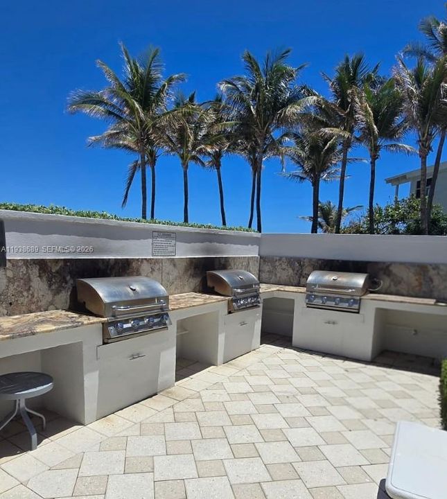 En Venta: $1,390,000 (3 camas, 3 baños, 2147 Pies cuadrados)