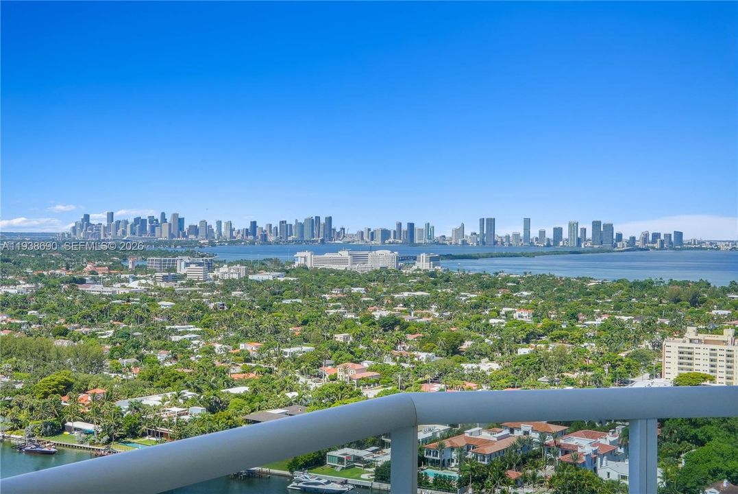 出租: $8,500 (2 贝兹, 2 浴室, 1550 平方英尺)