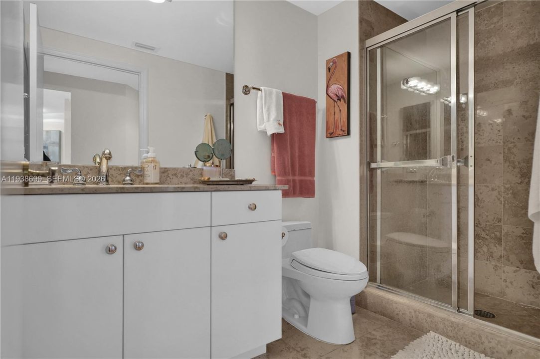 出租: $8,500 (2 贝兹, 2 浴室, 1550 平方英尺)