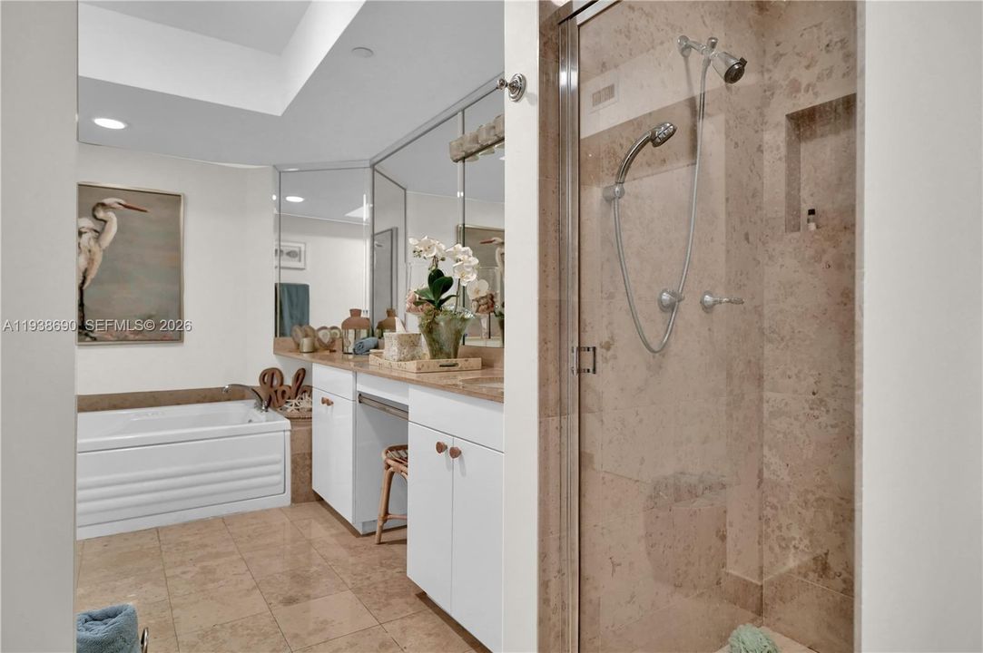 出租: $8,500 (2 贝兹, 2 浴室, 1550 平方英尺)