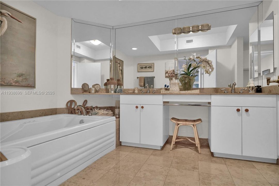 出租: $8,500 (2 贝兹, 2 浴室, 1550 平方英尺)